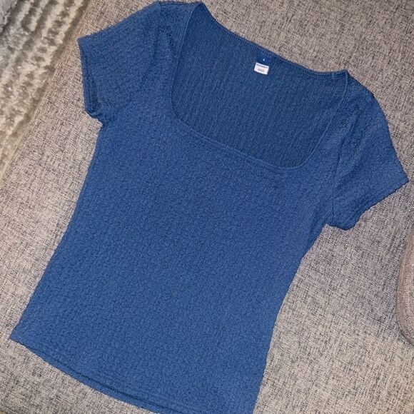Old Navy NWOT women’s size small low cut scoop tee - Picture 1 of 3